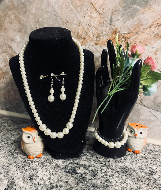 White Ivory Pearl Set